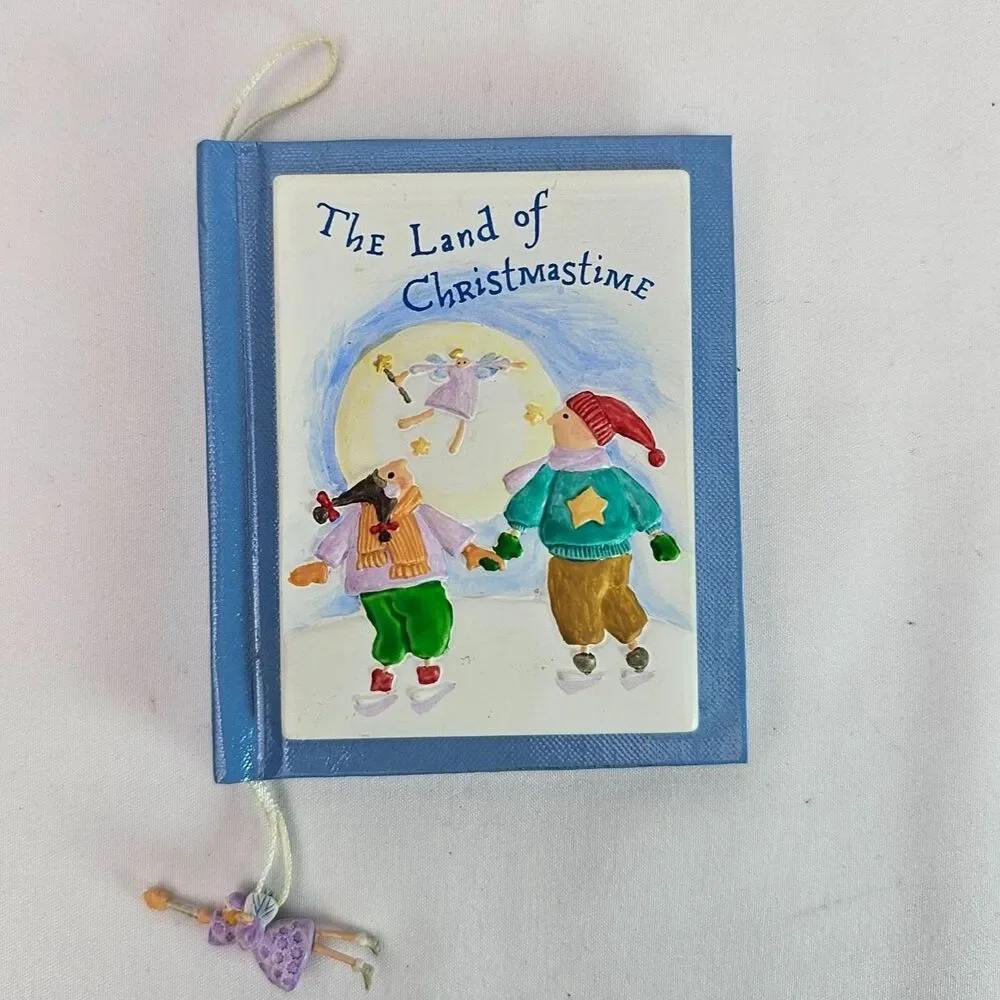 2001 Hallmark Keepsake The Land of Christmastime Book Ornament QX8282 w/ Box
